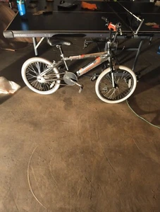 Good Shape Bike See Kind Of Ripped Up Wheels Need A Little Of Air - Picture 1 of 1