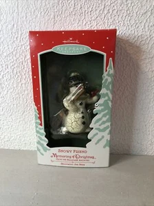 Hallmark Keepsake Snowy Friend Recuerdos de Navidad Muñeco de Nieve Pájaro QP1406 J690 - Imagen 1 de 4