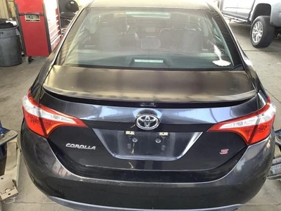 Tapa de cubierta usada se adapta a: Toyota Corolla 2014 con alerón cámara de visión trasera convencional Foto 1 de 4