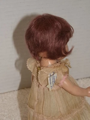 Vintage Madame Alexander Dionne Quintuplets 8" Wigged Toddler "Yvonne" - Imagem 1 de 4