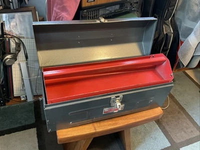 Vintage Master Mechanic Professional 19" Tool Box Hip Roof Coffin *Nice* - Image 1 of 4