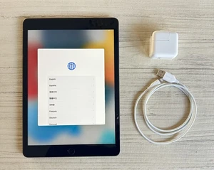 Apple iPad (8.ª generación) - 128 GB - Gris MYLD2LL/A - Imagen 1 de 2