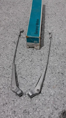 Brazos limpiaparabrisas diestro/derecho 56-62 C1 Corvette--GM #3724031/3724032--NOS Foto 1 de 4