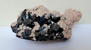 Rhodocrosite sur Sphalérite (Blende). Mine de Trepça - Kosovo. - Imagen 1 de 6