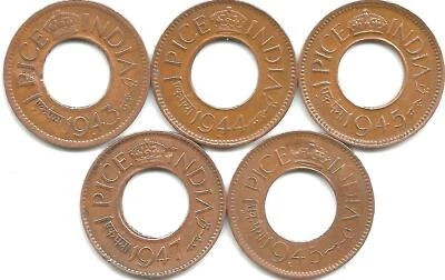 India Set of 1 Pice hole Coins for the years 1943, 44, 45, 47 and 44/45 (Lahore) - Image 1 of 2