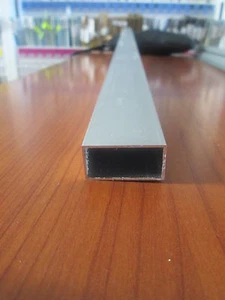 PROFILI IN ALLUMINIO ANODIZZATO ARGENTO TUBO RETTANGOLARE MM.20X10X1 DA MT 1 - Imagen 1 de 1