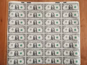 UNCUT SHEET of 1981 One Dollar Federal Reserve Notes 32x $1 #47832 uncirculated - Picture 1 of 3