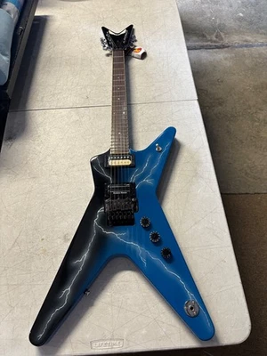 dean dime from hell lightning ML electric guitar, damaged neck, read all - Image 1 of 4