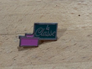 PINS PIN MEDIA TV FRANCE 3 LA CLASSE GUY LUX 1987 - Picture 1 of 1