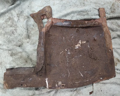 FIAT 850 SPIDER 1970-73 PROTECTOR CONTRA SALPICADURAS DEBAJO DEL RADIADOR Y BOMBA DE AGUA VER FOTOS Foto 1 de 4