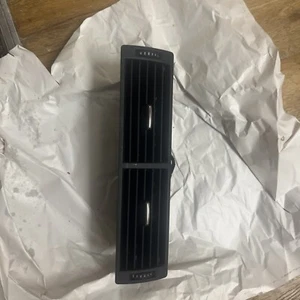 AUDI A4 2006 CENTER DASHBOARD AIR VENTS 8E0820951 H - Picture 1 of 11
