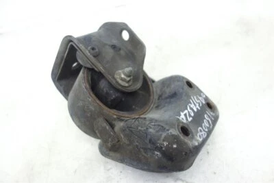 Левое крепление двигателя для трансмиссии автомобиля Nissan Stanza 1990-1992 годов выпуска 11220-65E20 - Изображение 1 из 4