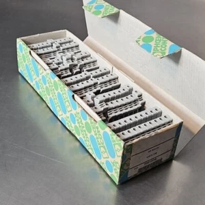  PHOENIX CONTACT UK 2,5 B TERMINAL BLOCK. Box w/50.                     Loc3D-11 - Picture 1 of 5