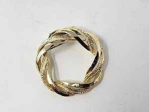 Vintage Perry Gold Tone Brooch Round Wreath Looking With Vines - Picture 1 of 5