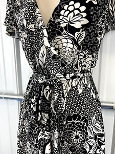 MiXit Dress Women's Size 8 Wrap Dress Black white Fit Flare Deep Vneck floral - Picture 1 of 13