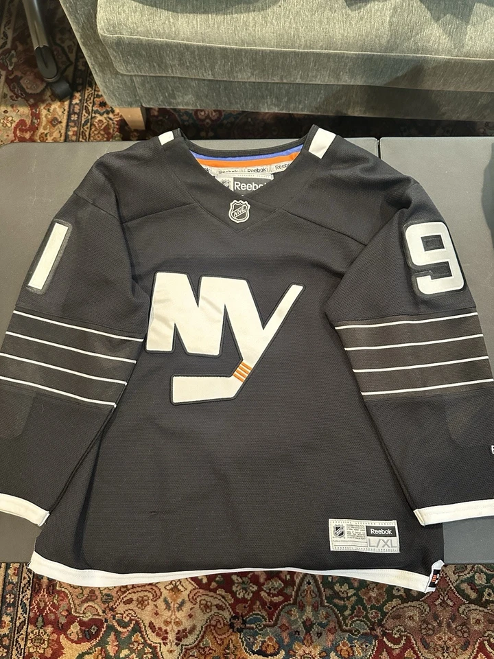 SIGNED  New York Islanders John Tavares Jersey Youth L/XL - Image 1 of 4