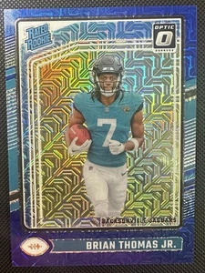 2024 Panini Donruss Optic - Clasificado Novato Brian Thomas Jr. #214 Mojo Azul/5 - Imagen 1 de 2