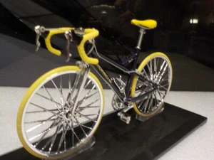 Racing Bike - Porsche Bike R bicycle 1/10 Scale 17x10cm - Picture 1 of 5
