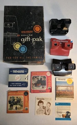 View-Master Deluxe Gift-Pak Box Viewer With Reels - Image 1 of 4