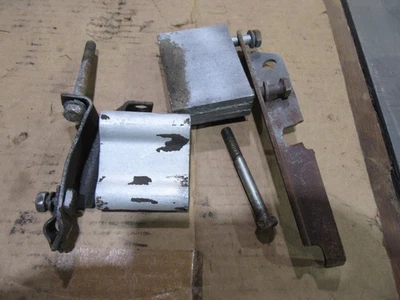 1966 Ford F250 truck six cylinder engine motor throttle linkage mount brackets - Image 1 of 2