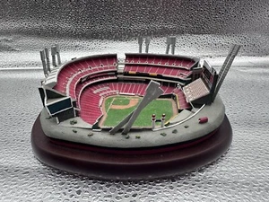 Danbury Como Nuevo RARO Gran Estadio Americano MLB Béisbol Cincinnati Reds Réplica - Imagen 1 de 12