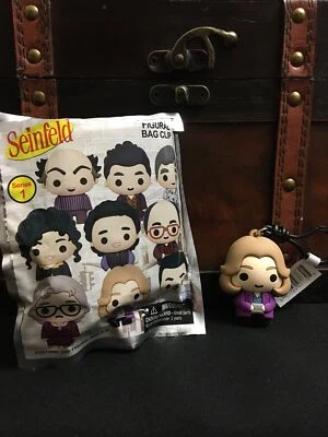 Monograma Figura 3D Seinfeld Serie 1 HELEN SEINFELD Bolso Clip Llavero Nuevo con Etiquetas Foto 1 de 4