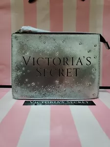 VICTORIA SECRET METALLIC BEAUTY BAG POUCH WRISTLET/ LIMITED EDITION - Picture 1 of 3
