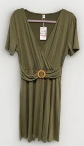 Women’s L Helyo Dress Attached Belt V-neck Short Sleeve Green Belt Accent NWT - Picture 1 of 5