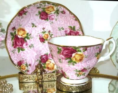 Royal Albert Old Country Roses DUSKY PINK LACE Tea Cup and Saucer 6oz Bone China - Image 1 of 4
