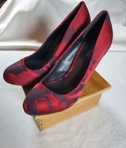 Sexy punta roja LE CHATEAU para mujer ultra bomba tacones altos talla 9 rojo mármol negro - Imagen 1 de 16