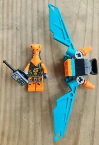 LEGO Minifigure Ninjago Cobra Mechanic njo717 & Drone - Picture 1 of 5