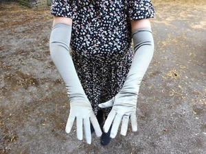 Vintage DENTS beautiful long glam nylon gloves with stretch 58cm - Picture 1 of 4