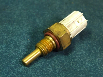 Sensor de temperatura del agua 2007 Kawasaki Vulcan Custom VN900C VN900 Foto 1 de 2