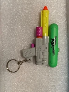 Llavero de acción bomba de trabajo súper remojo pequeño vintage de 4,2" *NUEVO/sin paquete* b2 - Imagen 1 de 3
