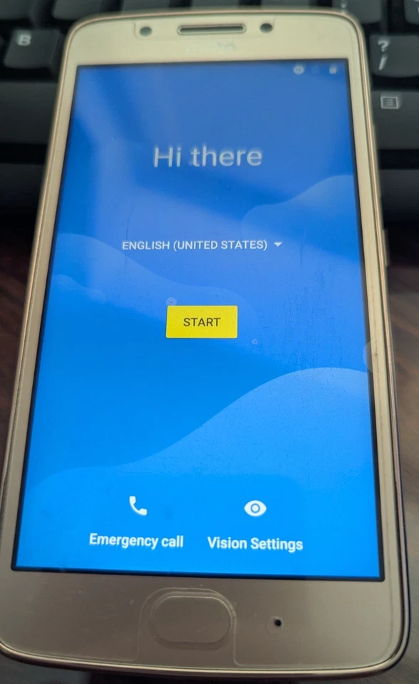 Motorola Moto G5 (XT1675) Gold Unlocked Smartphone - Image 1 of 2