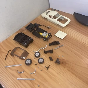 Oldtimer Auto Modell Schrottplatz Odd Lot Corvette Oldtimer - Bild 1 von 12