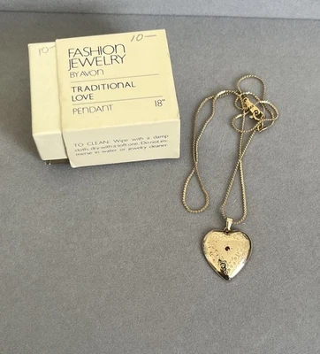 Collar Avon Tradicional Amor 18" Corazón Colgante en Caja Joyería Moda Foto 1 de 4