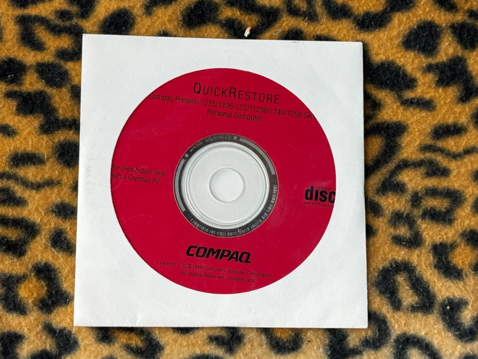 Compaq Operating System CD W2KSP1 - Image 1 of 1