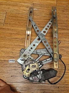 1267202546 LEFT FRONT WINDOW MOTOR REGULATOR W126 380SEC 500SEC 560SEC - Picture 1 of 21