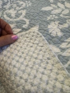 LAURA ASHLEY Set Reversible Quilted Bedspread Cotton Sage Floral Check & 2 SHAMS - Picture 1 of 22