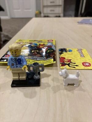 LEGO Minifiguras Serie 71013-16 Ganador de Exposición Canina Mascota Trofeo Terrier Lote Foto 1 de 4