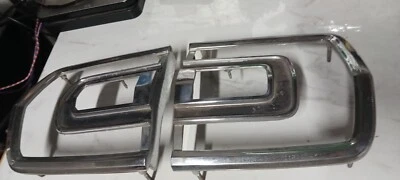 1968 PLYMOUTH ROADRUNNER СПУТНИКОВЫЙ ЗАДНИЙ ФОНАРЬ ЛЕВАЯ СТОРОНА ЗАДНИЕ ФОНАРИ ХРОМИРОВАННЫЕ ОБОДКИ - Изображение 1 из 4