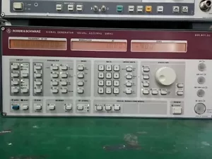 R&S SMHU Signal Generator 100kHz - 4.32GHz - Picture 1 of 5