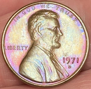 Hermosa moneda brillante con tono arco iris Lincoln Memorial Penny 1971D con error #24 - Imagen 1 de 14
