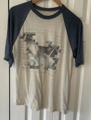 PINK FLOYD THE WALL 1980 Original Authentic Concert T-Shirt Med/Lg W/ FREE SHIP - Image 1 of 4