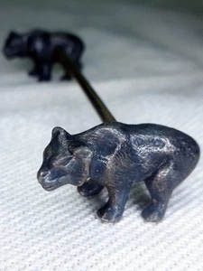 Cuchillo con motivo animal de oso de metal plateado resto Austria siglo XIX - Imagen 1 de 9