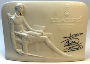 Lladro Collectors Society Targa Biscotto Bianco Don Chisciotte Rilievo 3D 1985 - Foto 1 di 9