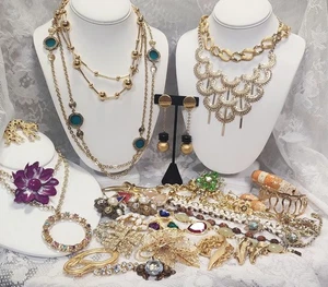 Jewelry Lot 34pc  Necklaces Bracelets Clip Earrings Sarah Cov Monet C574 - Picture 1 of 10