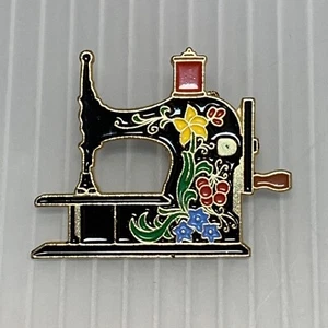 Vintage Clotilde SEWING MACHINE (20 Year 1971-91) Gold Tone Enamel Pin Brooch - Picture 1 of 7
