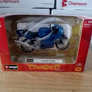 TRIUMPH TT600 Bburago Cycle Collezione Scale 1:18 - Picture 1 of 3